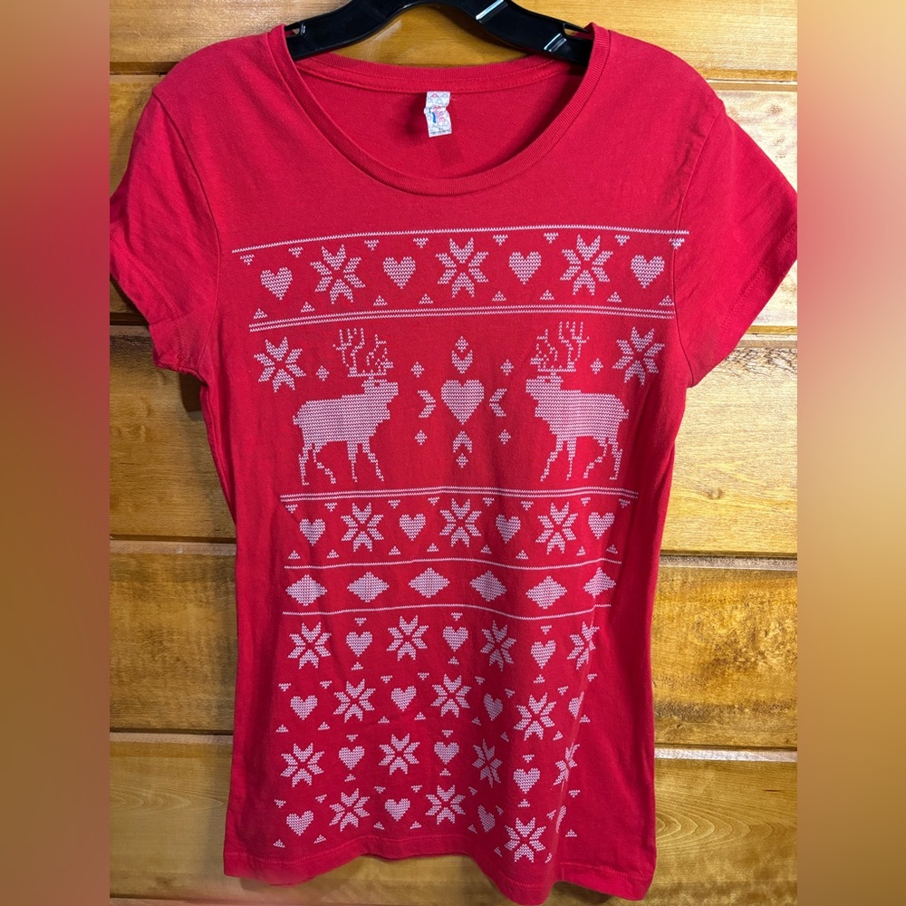 Christmas Red Festive Reindeer Women's Tee size large